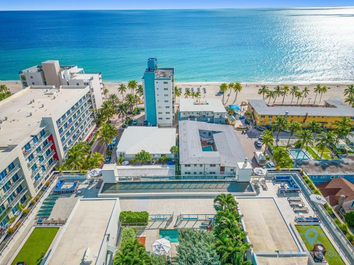 Apartment With Bay View Balcony - Pool - Up To 6 - Gym Hollywood Ngoại thất bức ảnh
