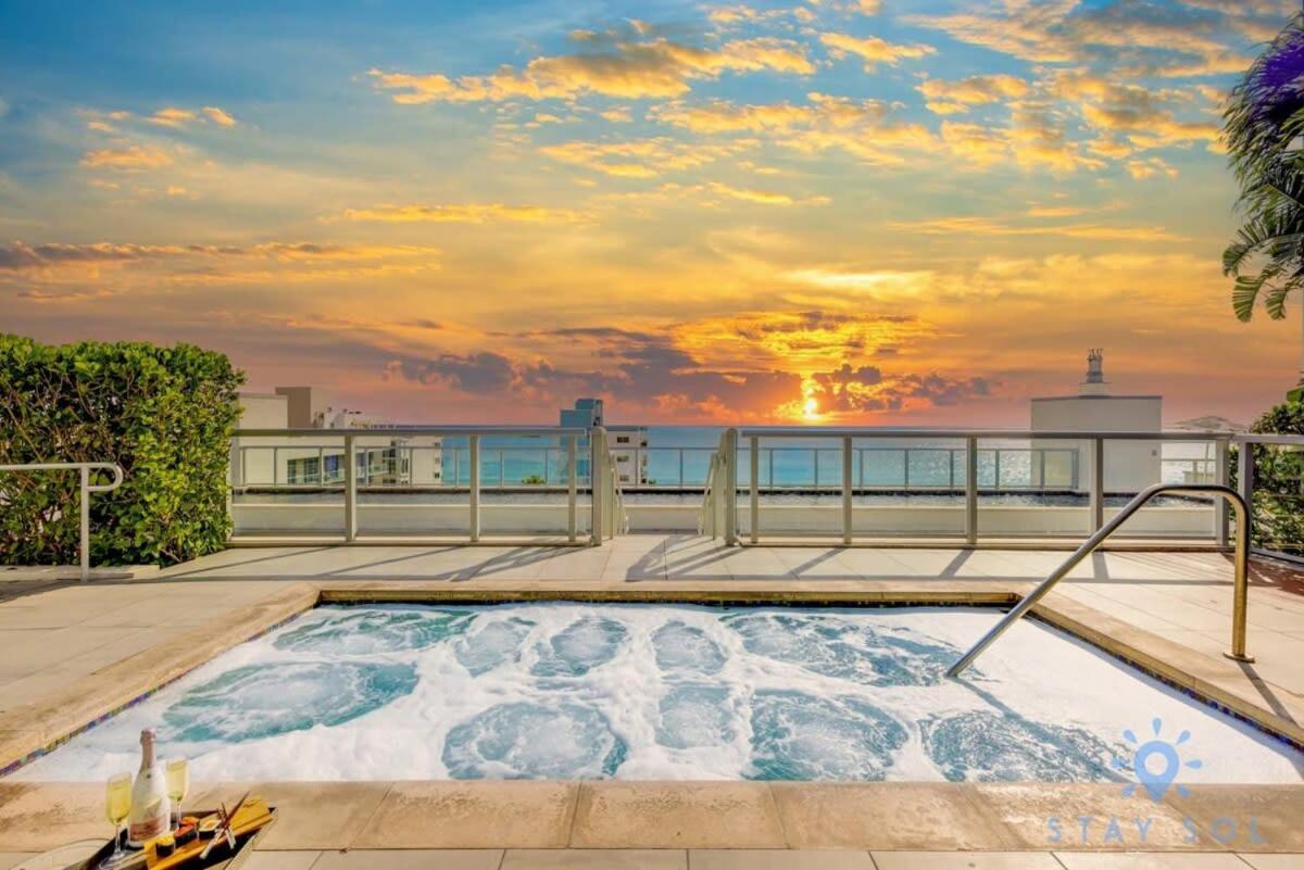 Apartment With Bay View Balcony - Pool - Up To 6 - Gym Hollywood Ngoại thất bức ảnh
