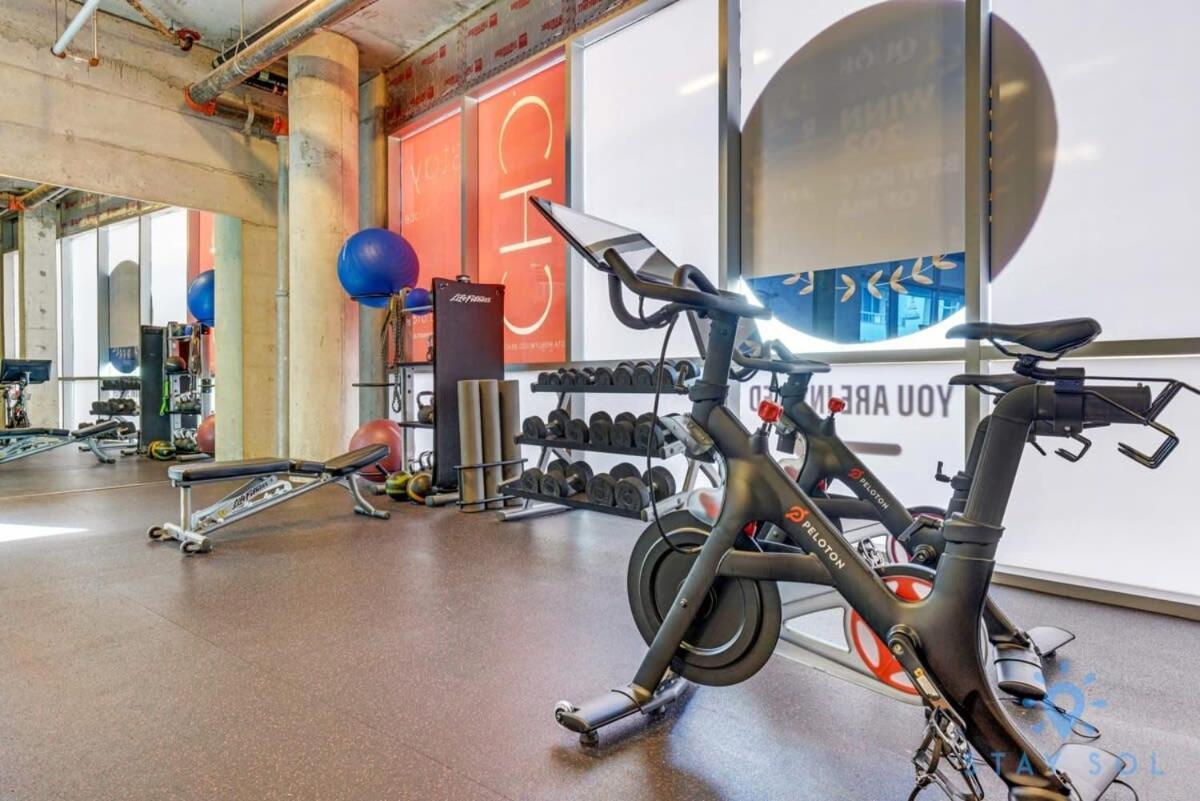 Apartment With Bay View Balcony - Pool - Up To 6 - Gym Hollywood Ngoại thất bức ảnh